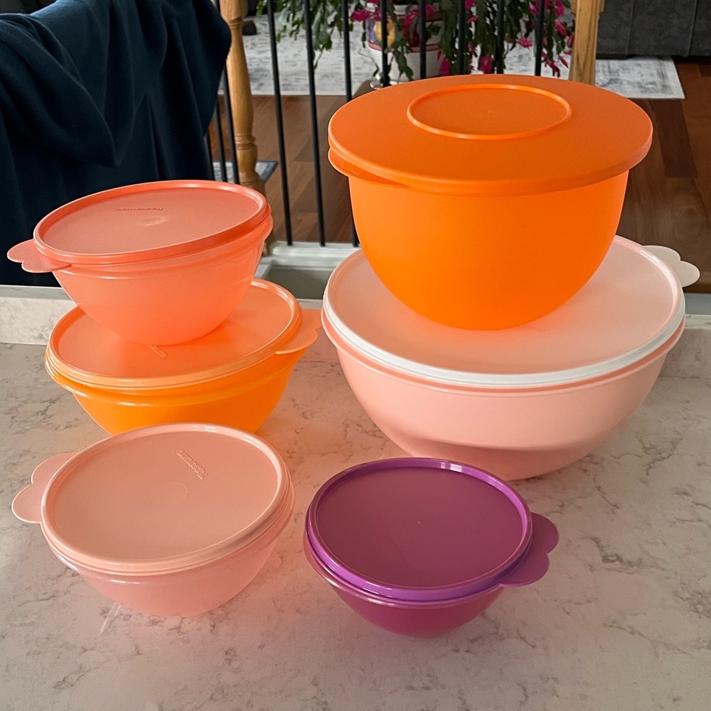 Tupperware Wonderlier 6 bowls & seals/lid vibrant fun colors stacking mix serve